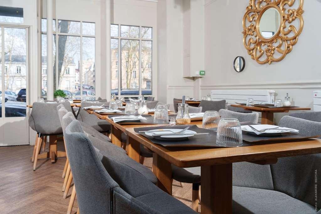 A L'Hotel Des Roys Versailles Restaurace fotografie